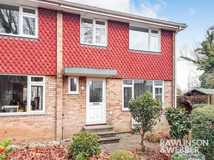 3 Bedroom End Of Terrace House For Sale In Fleetside, West Molesey, KT8