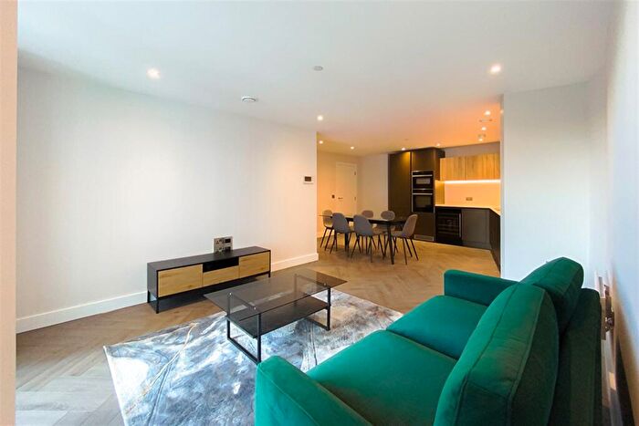 2 Bedroom Apartment To Rent In B. Castle Wharf, M15