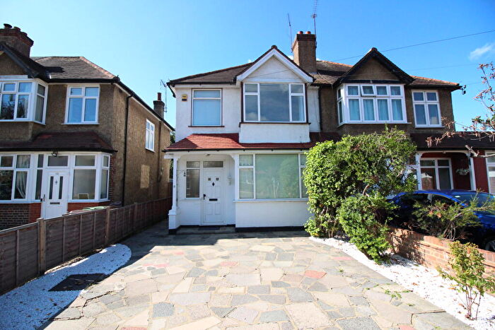 3 Bedroom Semi-Detached House To Rent In Sandringham Road, Worcester Park, KT4