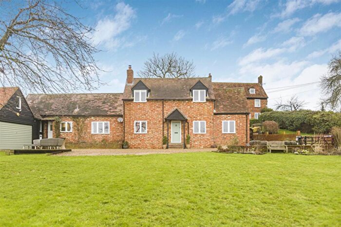 4 Bedroom Character Property For Sale In Buckingham Road, The Old Stables, Edgcott, Aylesbury, HP18