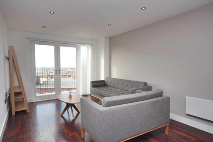 3 Bedroom Flat To Rent In Ordsall Lane, Salford, M5