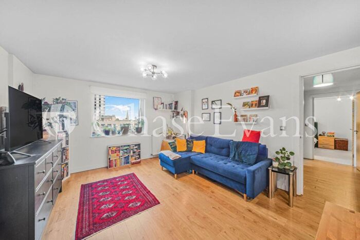 2 Bedroom Flat For Sale In Tyne Street, Aldgate, London, E1