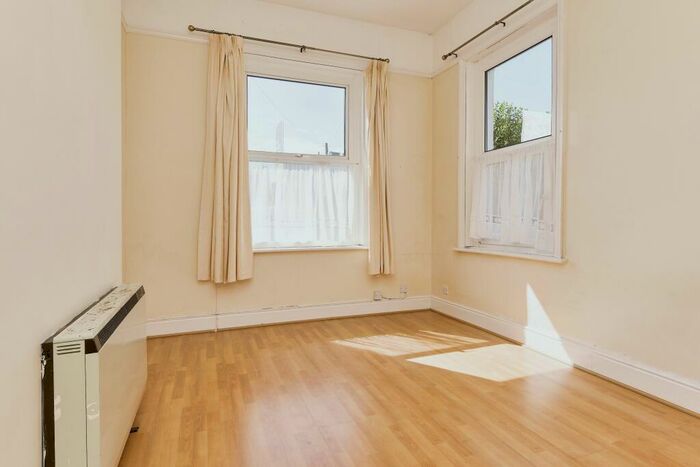 2 Bedroom Apartment To Rent In Osborne Road, Shanklin, PO37