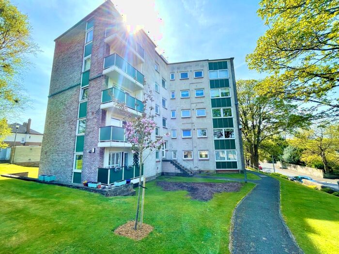 3 Bedroom Apartment To Rent In Bruce Road, Glasgow, G41