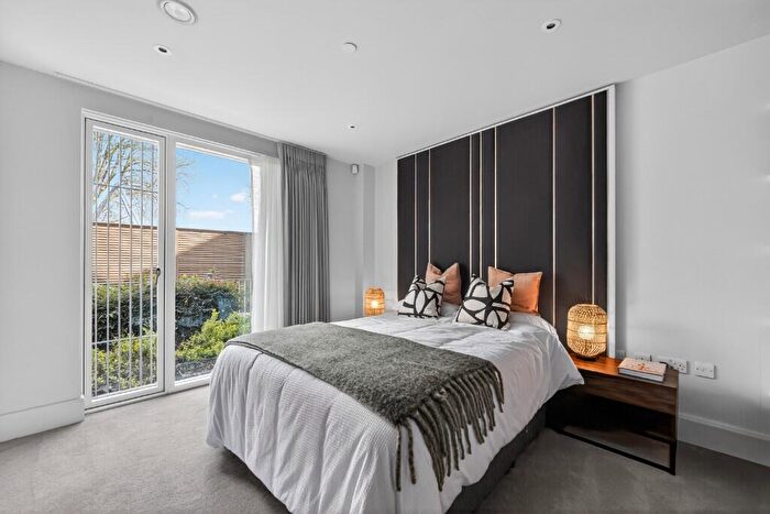 2 Bedroom Apartment For Sale In Pegasus Cobham Bowers Portsmouth Road Cobham Surrey, KT11