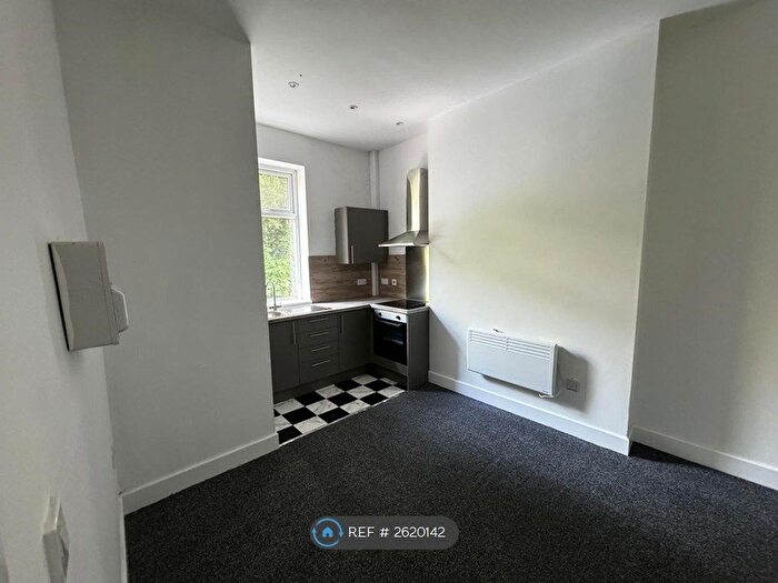 2 Bedroom Flat To Rent In Ogden Lane, Brighouse, HD6