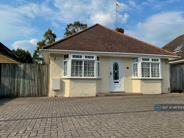 2 Bedroom Bungalow To Rent In Woodlands Avenue, Woodley, Reading, RG5