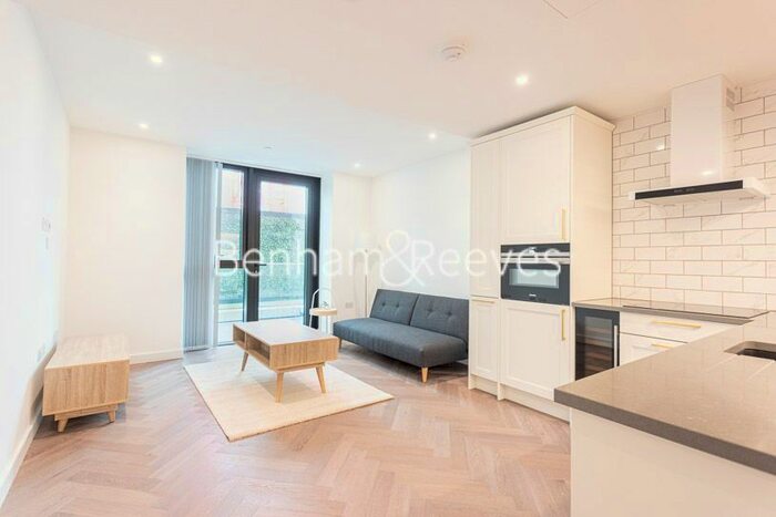 1 Bedroom Flat To Rent In Gauging Square, London, E1W
