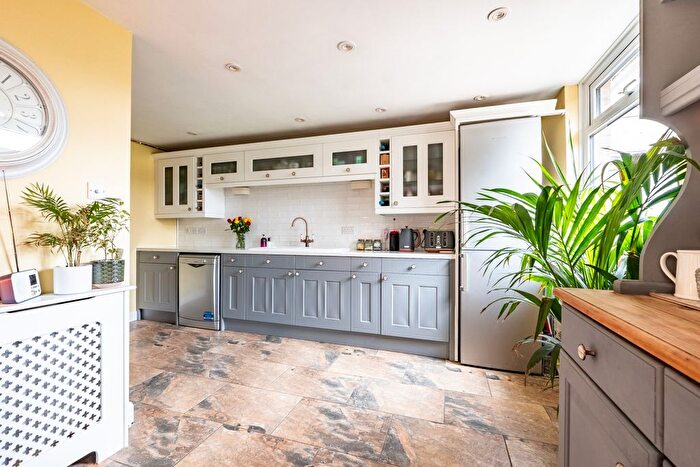 3 Bedroom End Of Terrace House For Sale In Hill View, Carterton, Oxfordshire, OX18