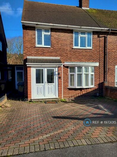 3 Bedroom Semi-Detached House To Rent In Eaton Valley Road, Luton, LU2