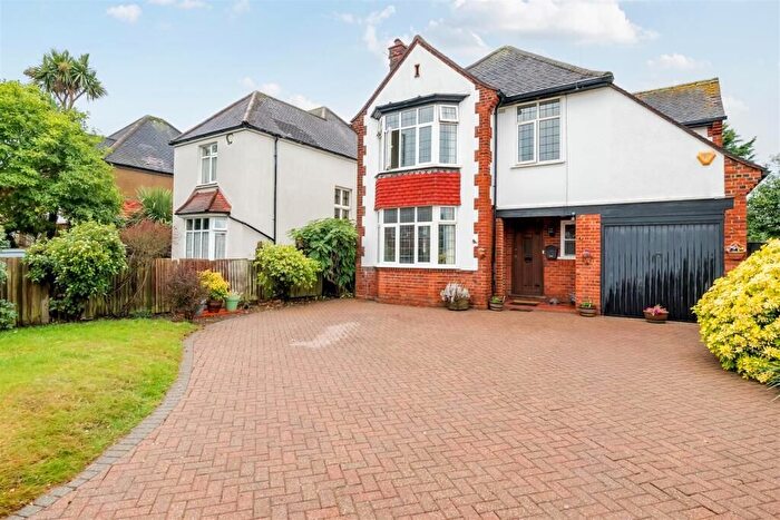 4 Bedroom Detached House For Sale In Church Road, Hayes, UB3