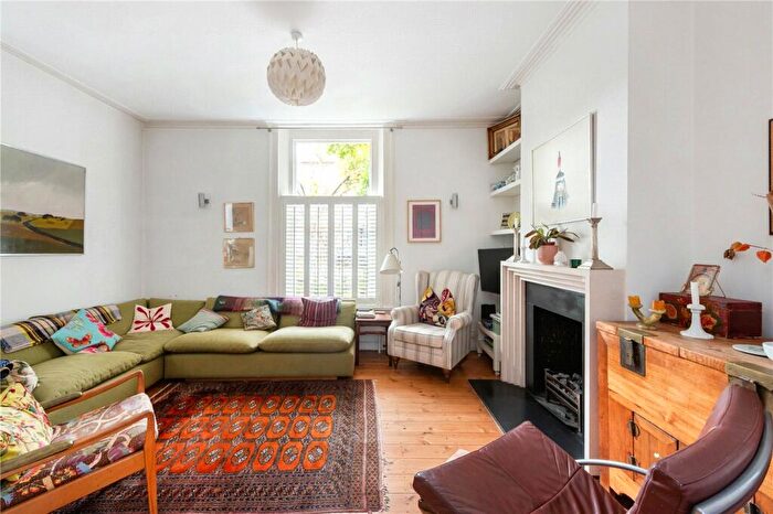 3 Bedroom Semi-Detached House To Rent In Yoakley Road, London, N16