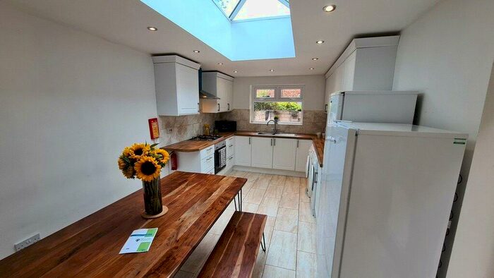 6 Bedroom House To Rent In Mauldeth Road West, Withington, Manchester, M20