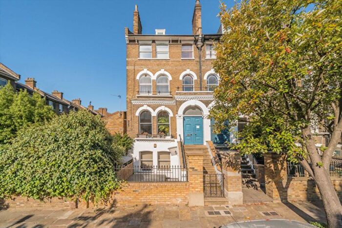 2 Bedroom Flat For Sale In South Villas, Camden Town, NW1