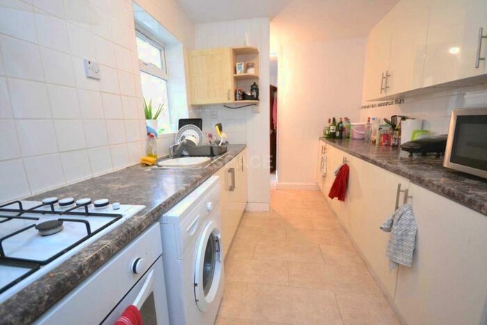 4 Bedroom Terraced House To Rent In Cardigan Road, Reading, Berkshire, RG1