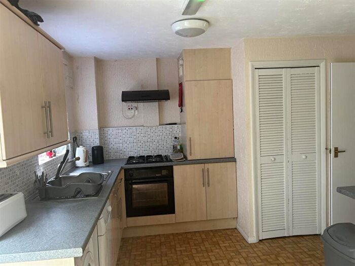 4 Bedroom Terraced House To Rent In Ivel Road, Stevenage, SG1
