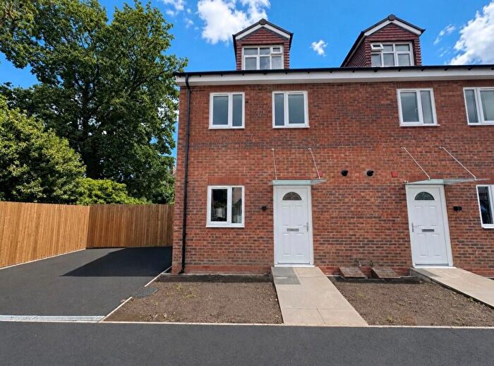 4 Bedroom House To Rent In Scotts Road, Stourbridge, DY8