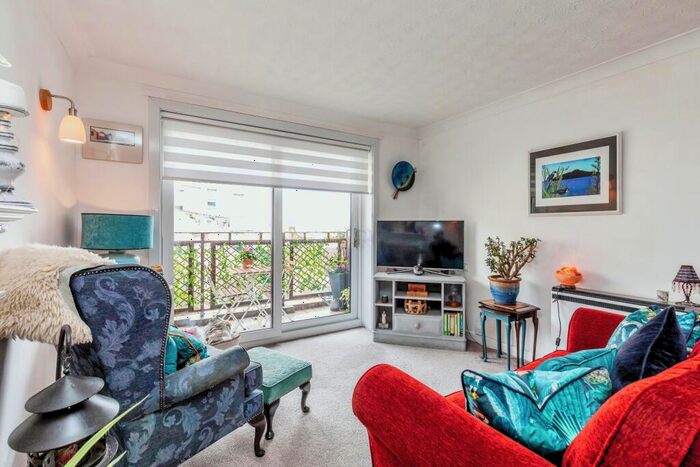 1 Bedroom Flat For Sale In Knightstone Road, Weston-super-Mare, Somerset, BS23