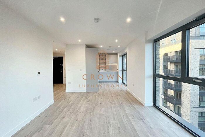 1 Bedroom Flat To Rent In Scarlet Court - Th Floor, Woodberry Down, N4