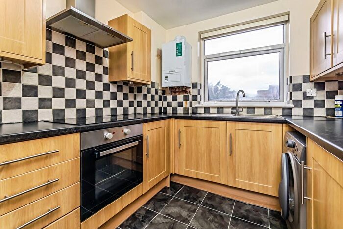 2 Bedroom Flat For Sale In St. Augustines Avenue, South Croydon, CR2