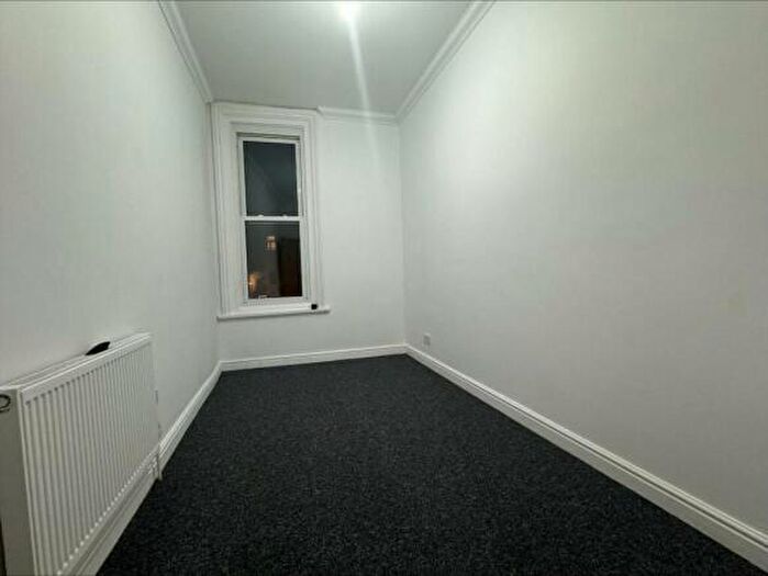 2 Bedroom Apartment To Rent In Alhambra Road, Southsea, PO4