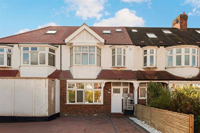 4 Bedroom Terraced House For Sale In Elm Close, London, SW20