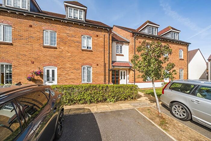 2 Bedroom Flat To Rent In Cotts Field, Haddenham, HP17