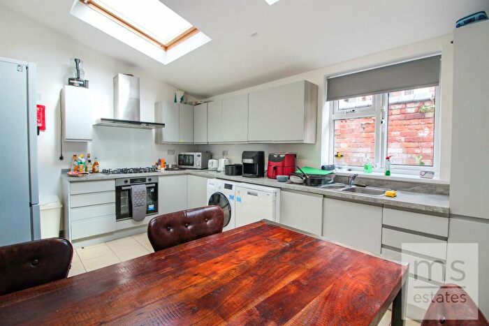 7 Bedroom Semi-Detached House To Rent In £pppw Teversal Avenue, Lenton, Nottingham, NG7