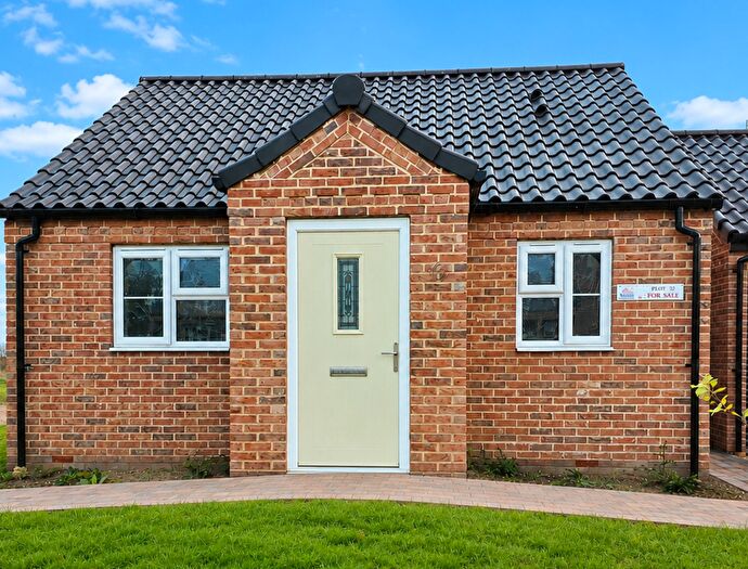 2 Bedroom Detached Bungalow For Sale In High View Park, Cromer, NR27