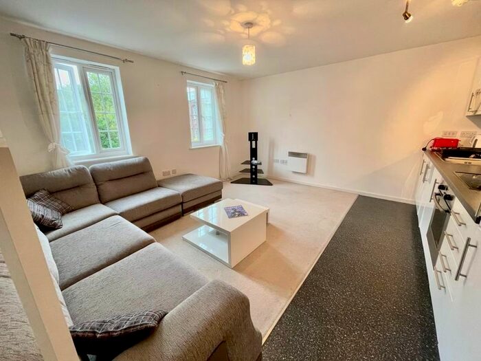 1 Bedroom Flat To Rent In Hamble Croft, Stoneclough, Radcliffe, Manchester, M26