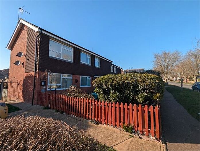 2 Bedroom Maisonette To Rent In Seaview Avenue, West Mersea, CO5