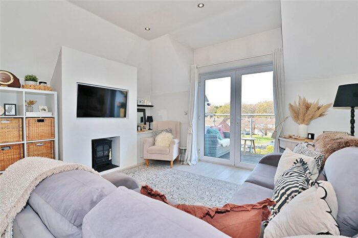 2 Bedroom Flat For Sale In Connaught Road, Brookwood, Woking, Surrey, GU24