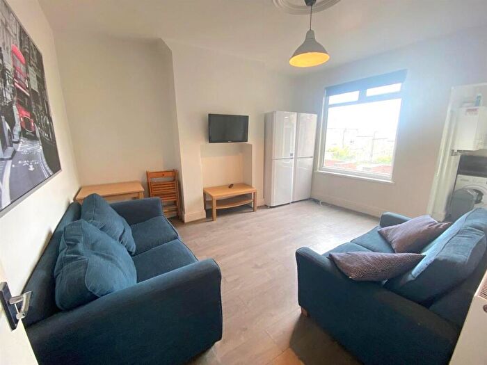 5 Bedroom Terraced House To Rent In Western Road, S10