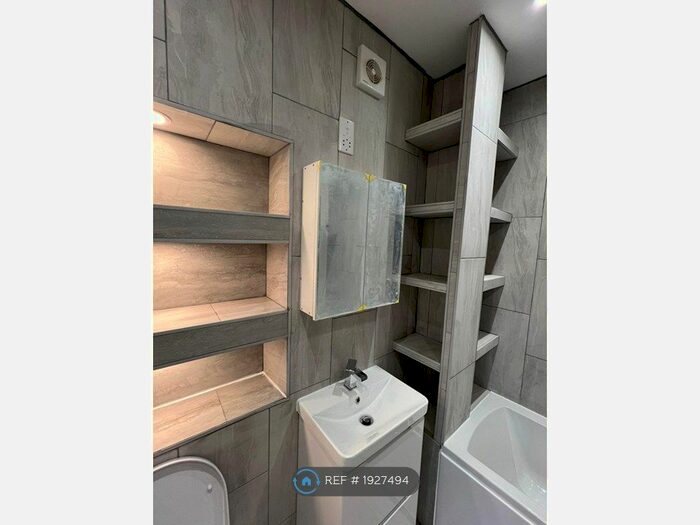 1 Bedroom Flat To Rent In Crystal Palace Park Road, London, SE26