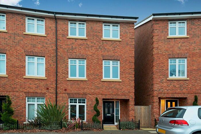 4 Bedroom Semi-Detached House To Rent In Archer Way, Enfield EN2