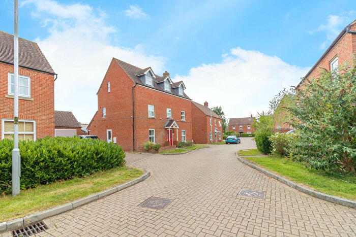 5 Bedroom Detached House To Rent In Ultra Avenue, Milton Keynes, Buckinghamshire, MK3