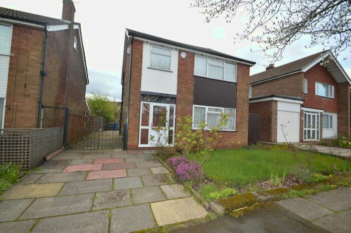 3 Bedroom Detached House To Rent In Sandown Road, Bury, BL9
