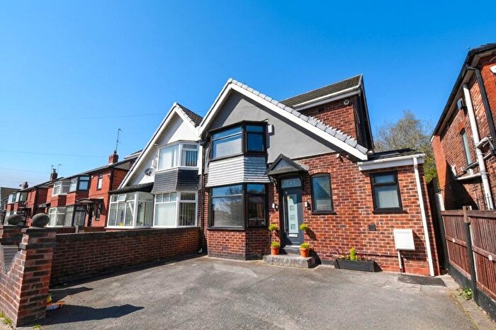 3 Bedroom Semi Detached House For Sale In Swinton Park Road, Salford, M6