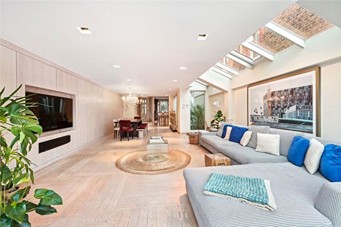 5 Bedroom Terraced House To Rent In Chiddingstone Street, London, SW6