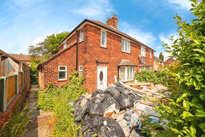 4 Bedroom Semi-Detached House For Sale In Firs Avenue, Alfreton, DE55
