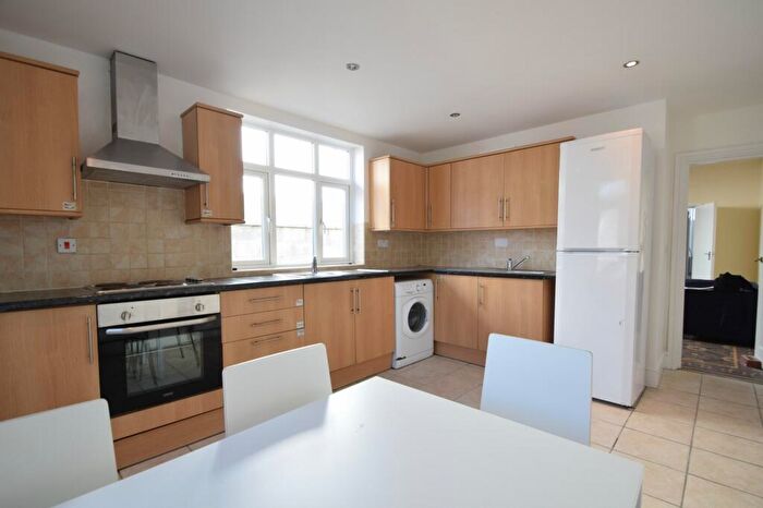 6 Bedroom House To Rent In Shirley Road, Roath, CF23