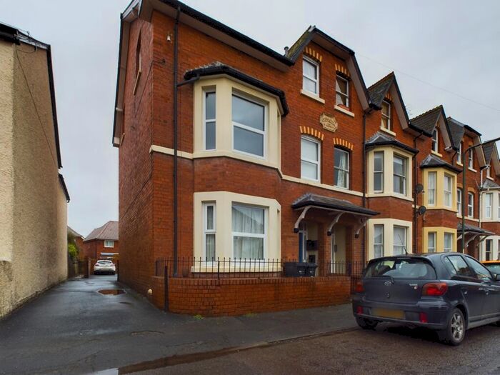 2 Bedroom Flat To Rent In Gruniesen St, Whitecross, Hereford, HR4