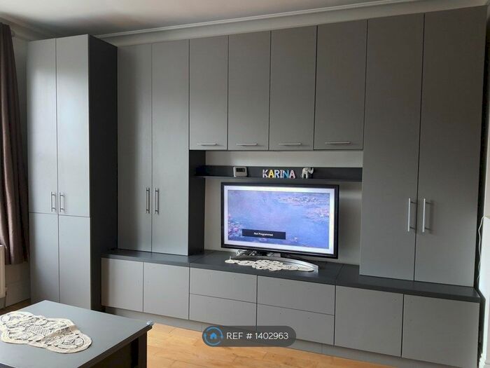 1 Bedroom Flat To Rent In Beaufort Road, Kingston Upon Thames, KT1