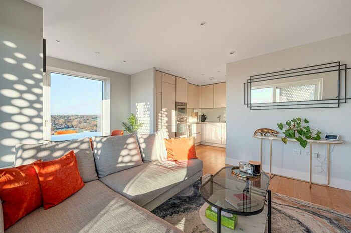 2 Bedroom Flat To Rent In Acton Walk, Whetstone, London, N20