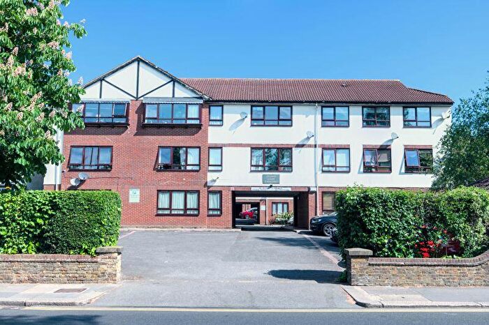 1 Bedroom Apartment For Sale In Wood Street, Barnet, EN5