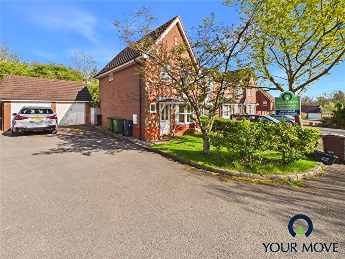 3 Bedroom End Of Terrace House For Sale In Avenbury Drive, Solihull, West Midlands, B91