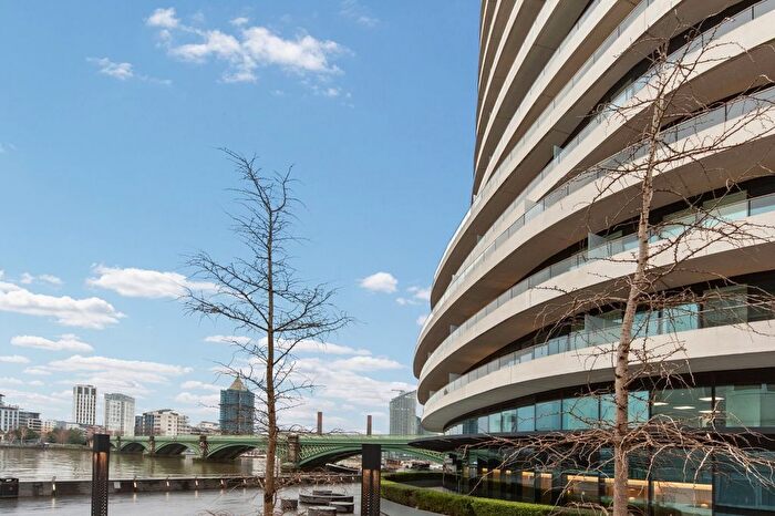 2 Bedroom Flat To Rent In Lombard Road, London, SW11