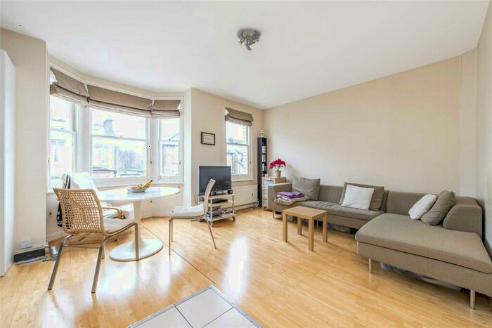 1 Bedroom Flat To Rent In Endlesham Road, London, SW12