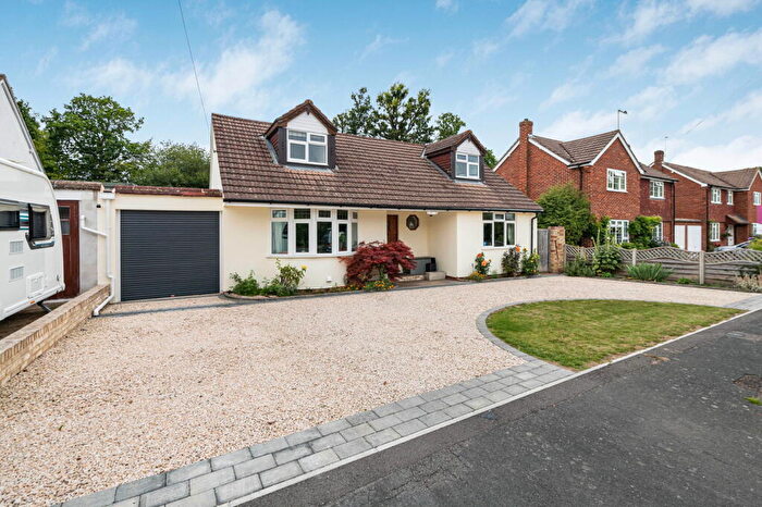 4 Bedroom Detached House For Sale In The Copse Fetcham, KT22