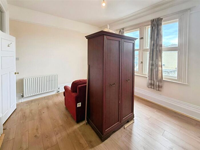 1 Bedroom Flat To Rent In London Road, Portsmouth, Hampshire, PO2